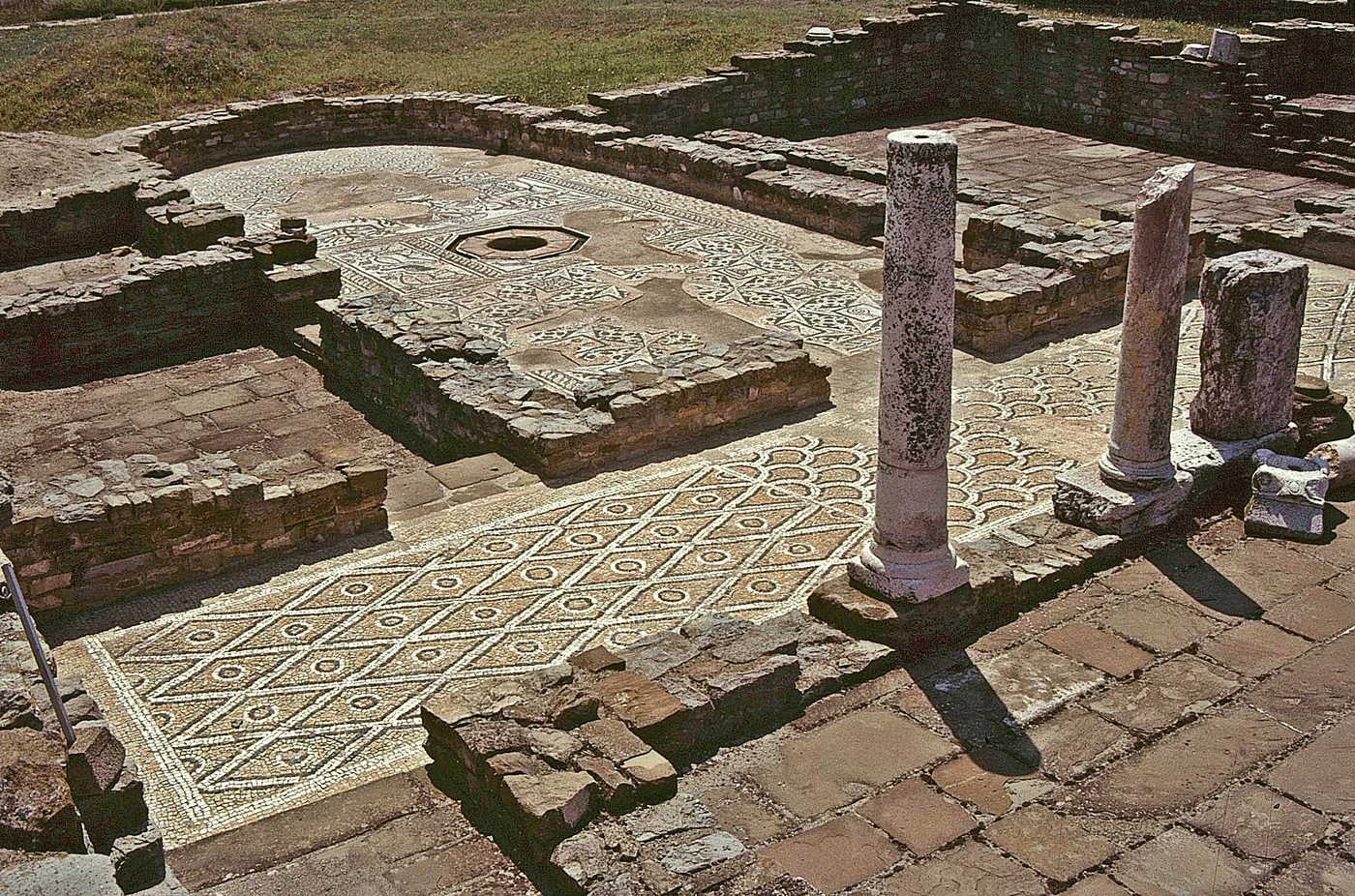 Ruiny baziliky na archeologickém nalezišti Stobi, Severní Makedonie